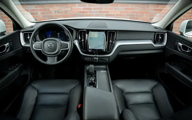 VOLVO XC 60 B4 D Geartronic Momentum Pro