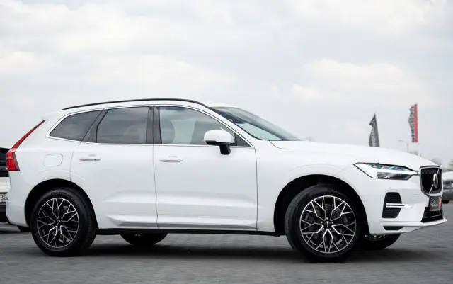 VOLVO XC 60 B4 D Geartronic Momentum Pro