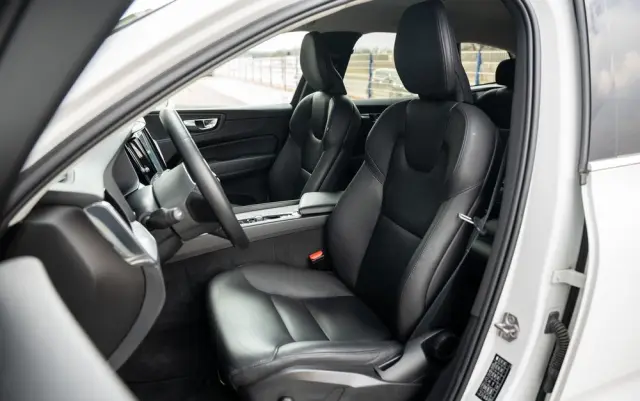 VOLVO XC 60 B4 D Geartronic Momentum Pro