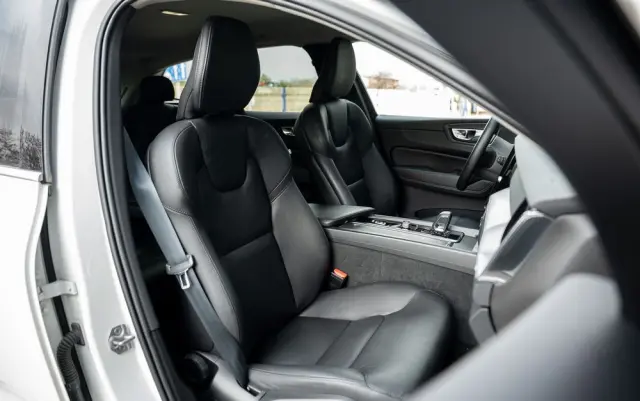 VOLVO XC 60 B4 D Geartronic Momentum Pro