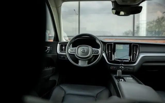 VOLVO XC 60 B4 D Geartronic Momentum Pro