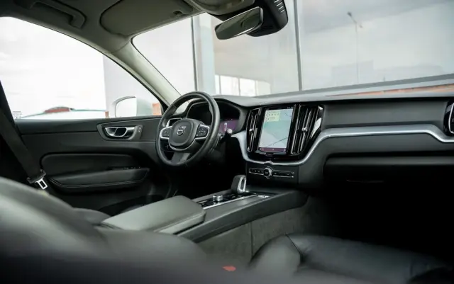 VOLVO XC 60 B4 D Geartronic Momentum Pro