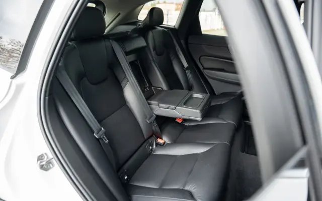 VOLVO XC 60 B4 D Geartronic Momentum Pro