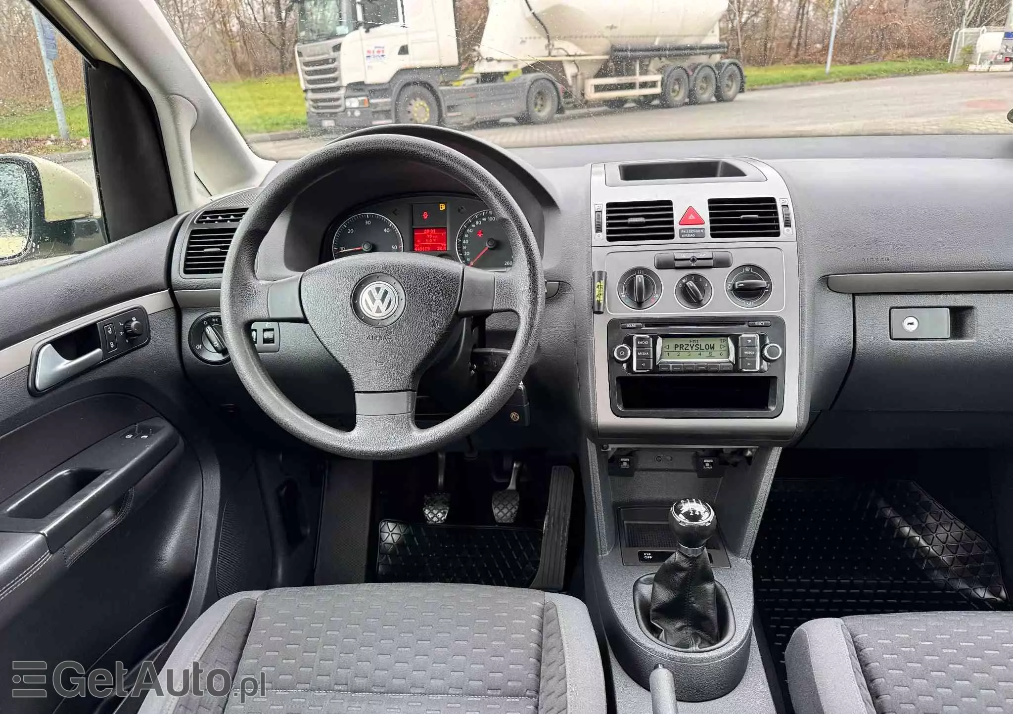 VOLKSWAGEN Touran 1.9 TDI Conceptline