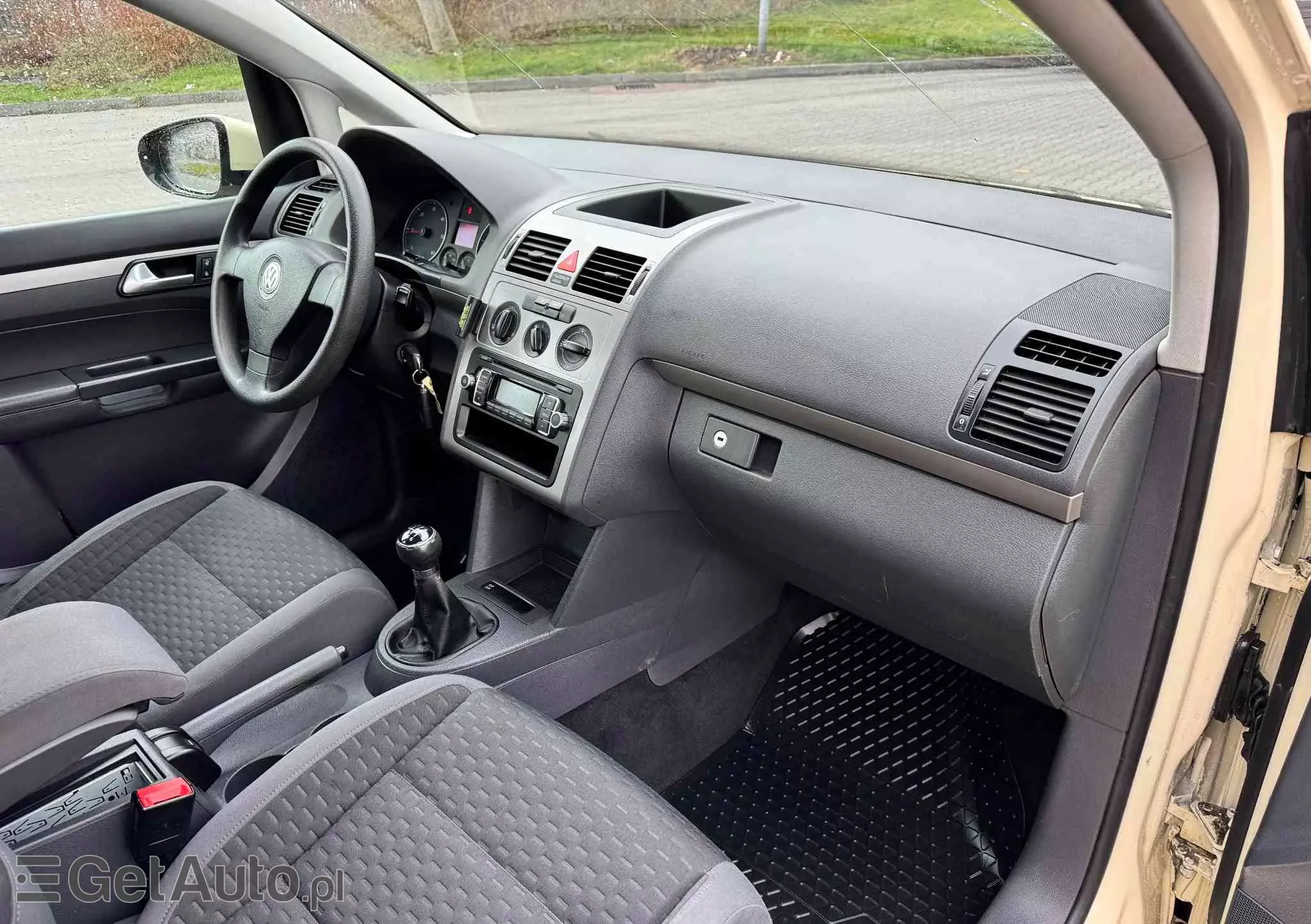 VOLKSWAGEN Touran 1.9 TDI Conceptline