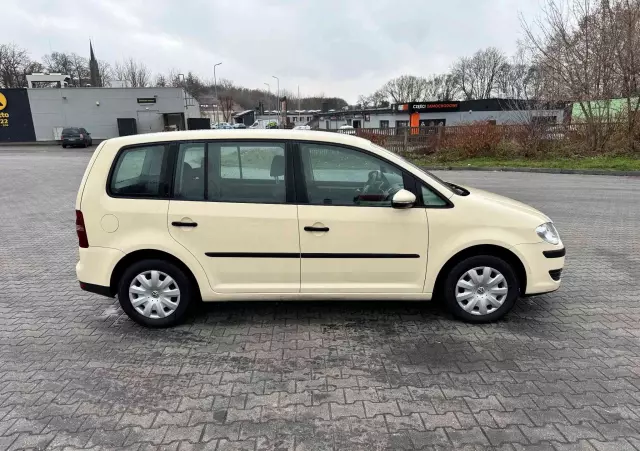 VOLKSWAGEN Touran 1.9 TDI Conceptline
