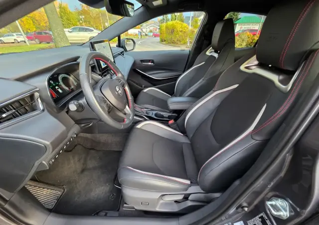 TOYOTA Corolla 1.8 Hybrid GR Sport