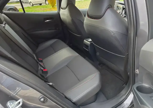 TOYOTA Corolla 1.8 Hybrid GR Sport