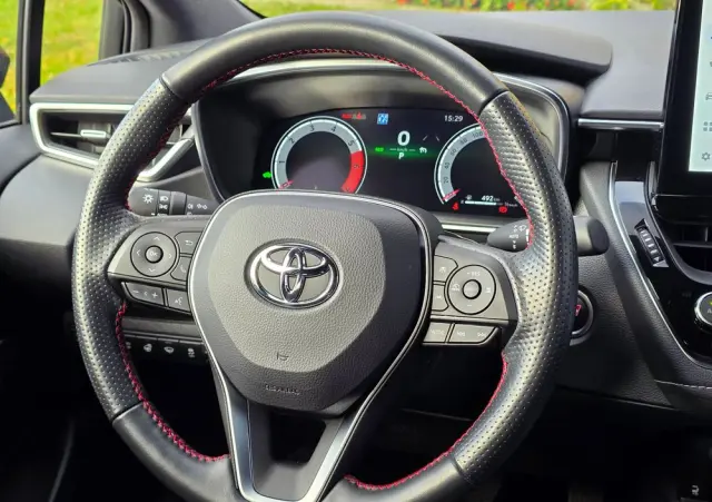 TOYOTA Corolla 1.8 Hybrid GR Sport