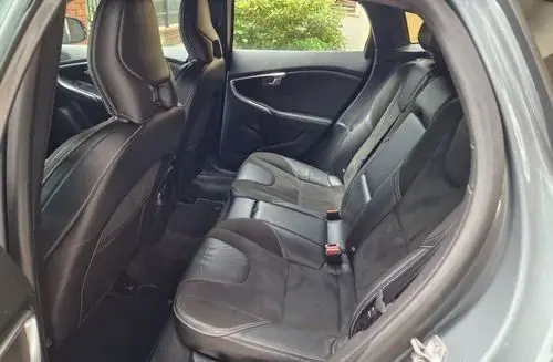 VOLVO V40 Kinetic Getr