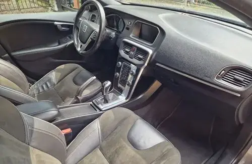 VOLVO V40 Kinetic Getr