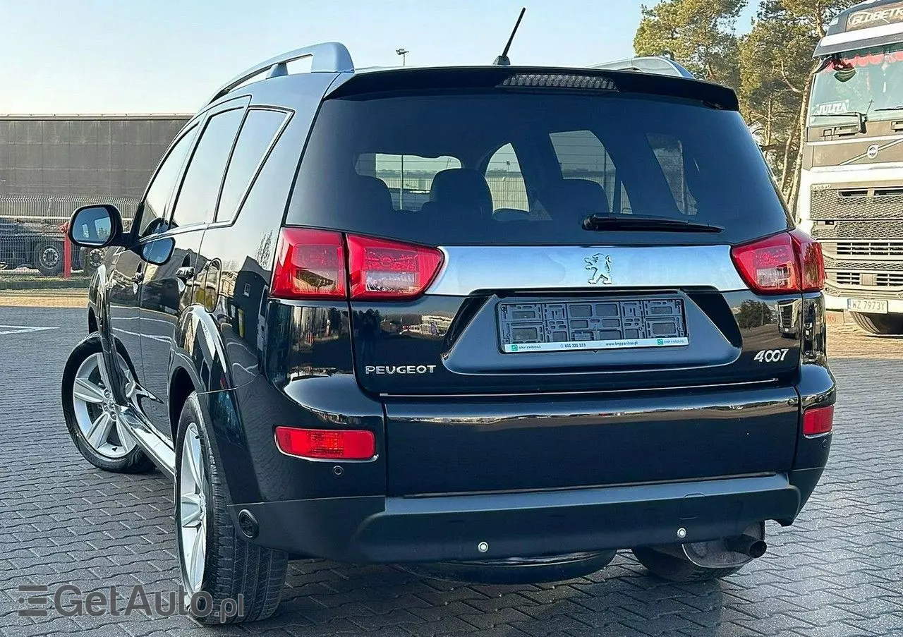 PEUGEOT 4007 