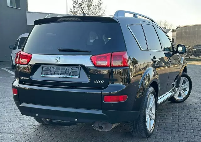 PEUGEOT 4007 