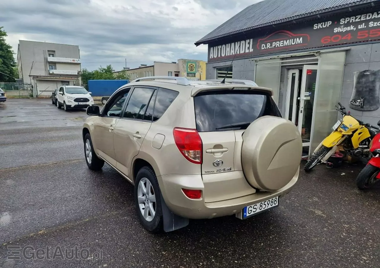 TOYOTA RAV4 2.0 4x4 Team