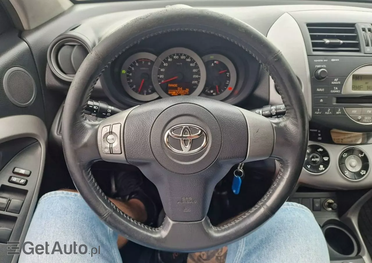 TOYOTA RAV4 2.0 4x4 Team