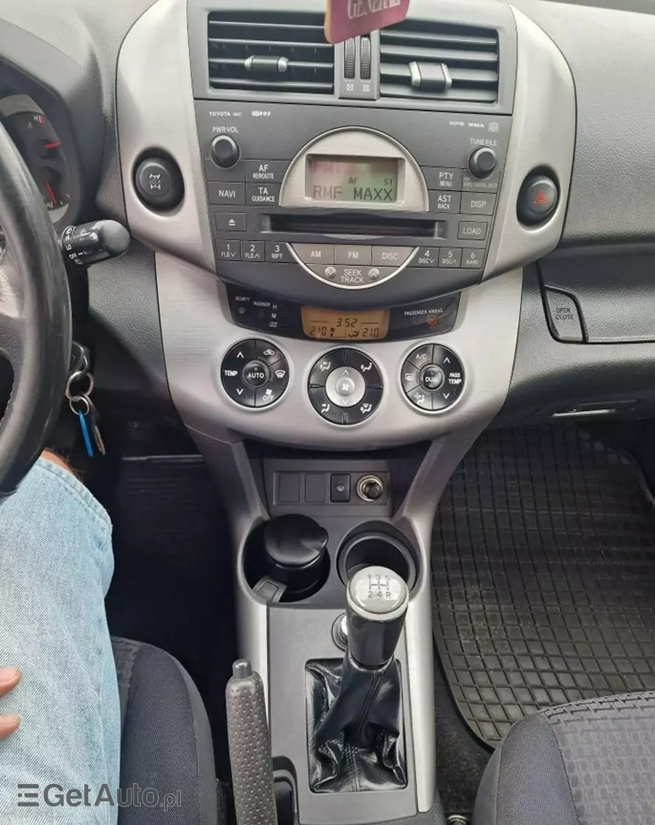 TOYOTA RAV4 2.0 4x4 Team