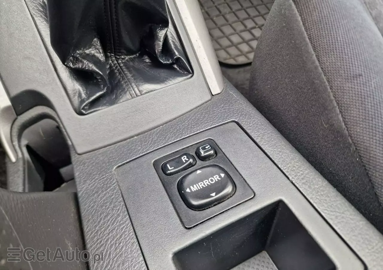 TOYOTA RAV4 2.0 4x4 Team