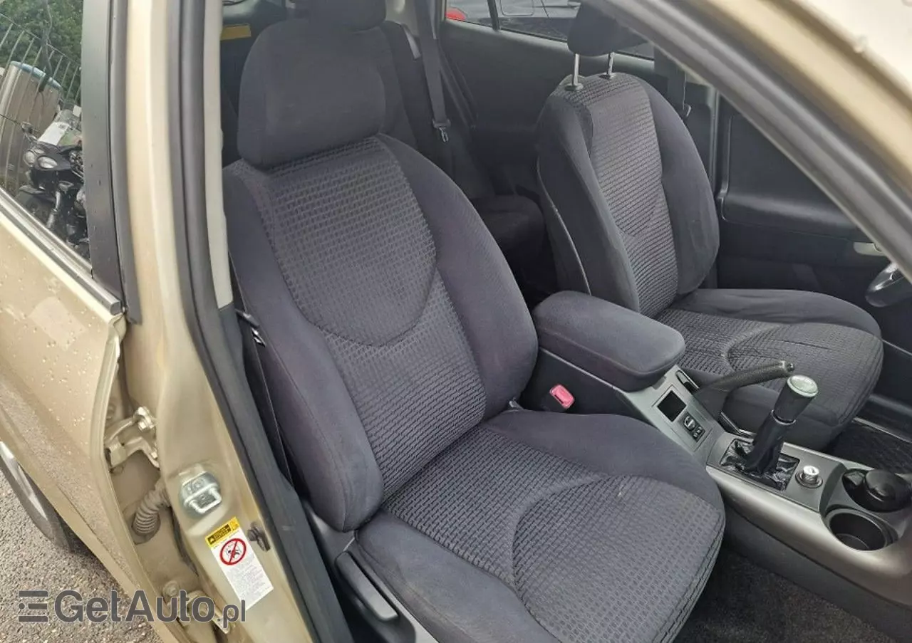 TOYOTA RAV4 2.0 4x4 Team