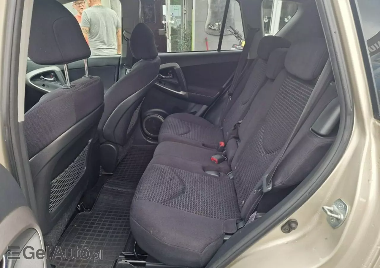 TOYOTA RAV4 2.0 4x4 Team