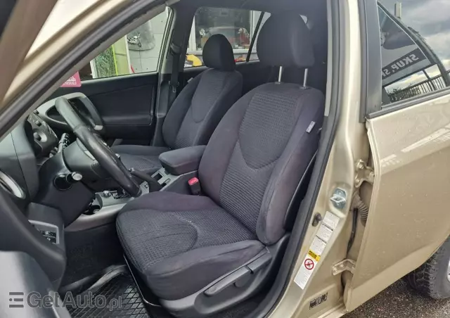 TOYOTA RAV4 2.0 4x4 Team