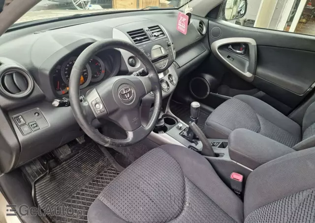 TOYOTA RAV4 2.0 4x4 Team