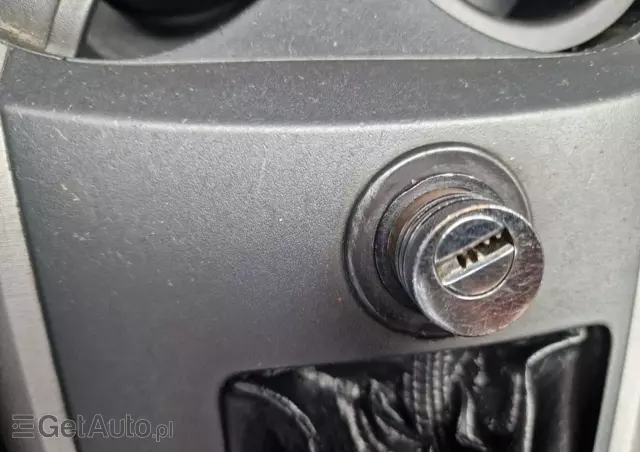 TOYOTA RAV4 2.0 4x4 Team