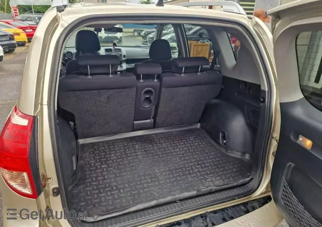 TOYOTA RAV4 2.0 4x4 Team