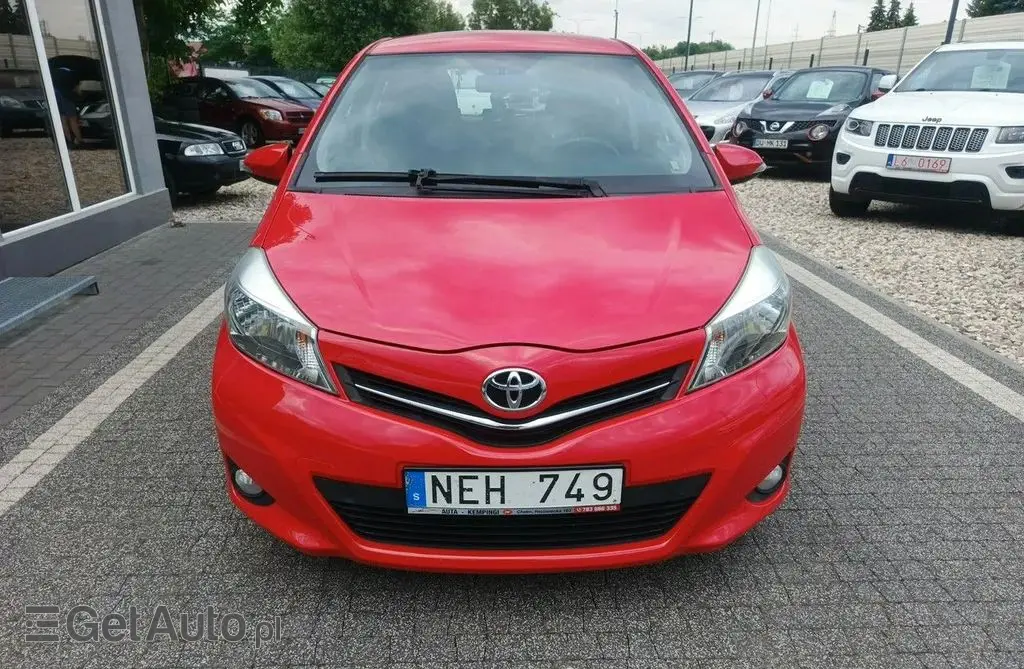 TOYOTA Yaris 