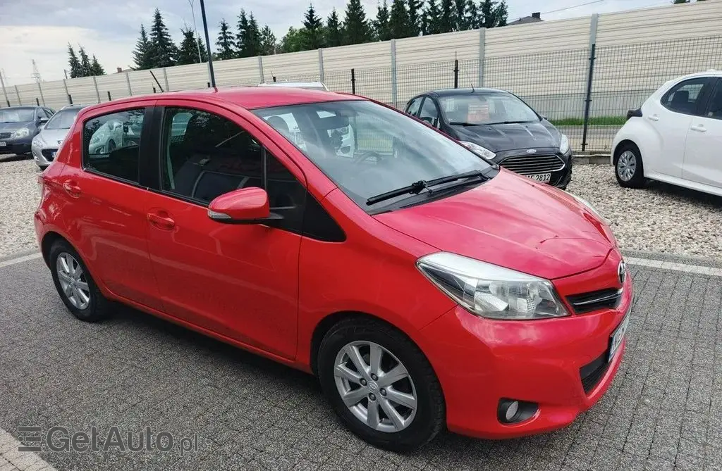 TOYOTA Yaris 