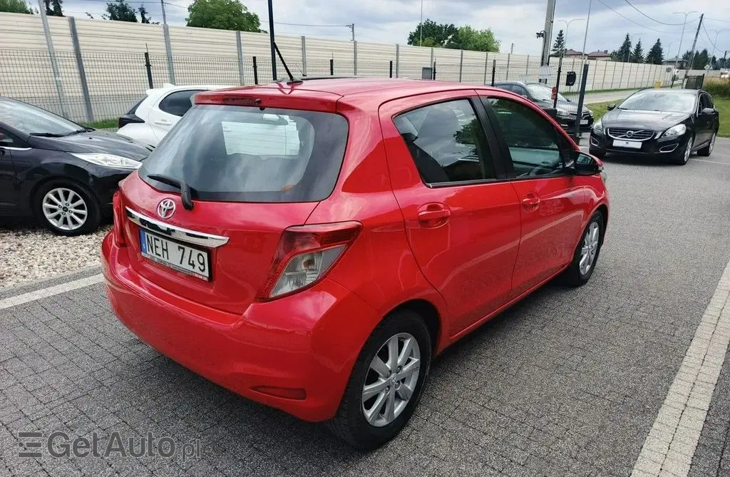 TOYOTA Yaris 
