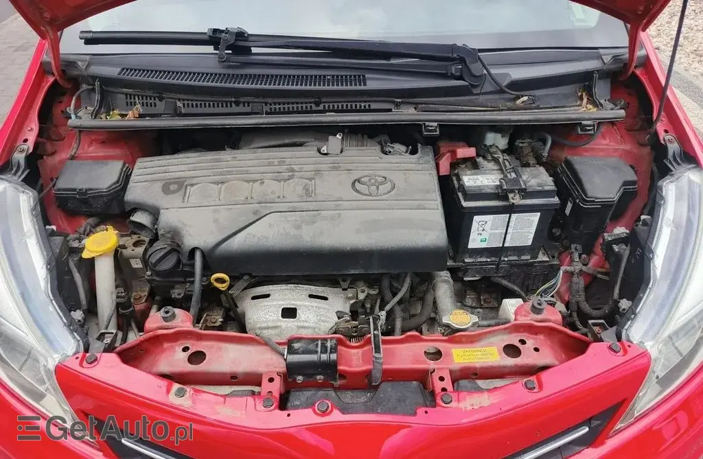 TOYOTA Yaris 