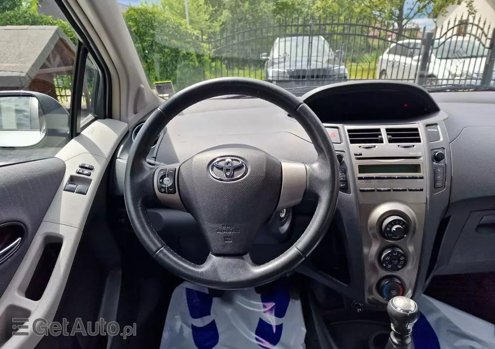 TOYOTA Yaris 1.33 VVT-i Sol