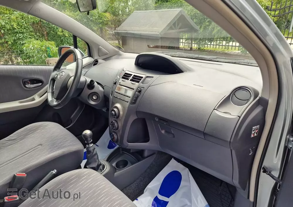TOYOTA Yaris 1.33 VVT-i Sol
