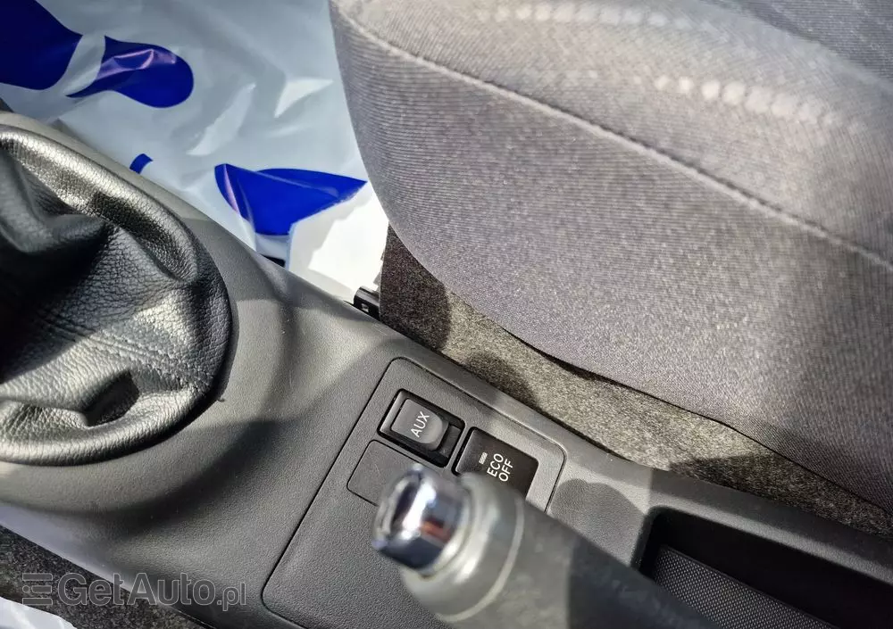 TOYOTA Yaris 1.33 VVT-i Sol