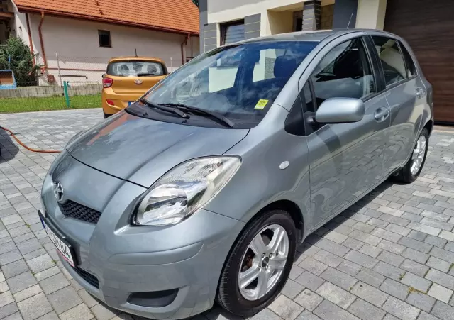 TOYOTA Yaris 1.33 VVT-i Sol