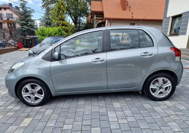 TOYOTA Yaris 1.33 VVT-i Sol