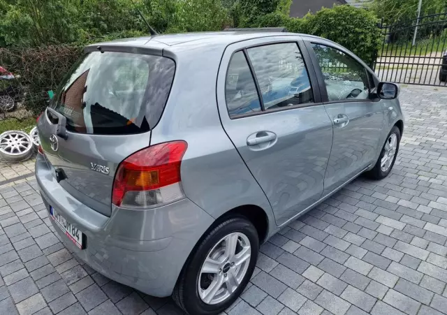 TOYOTA Yaris 1.33 VVT-i Sol