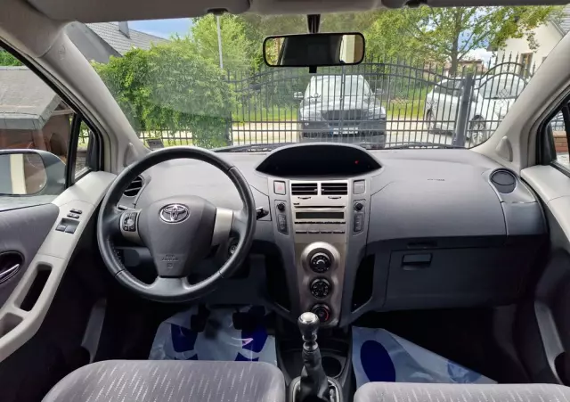 TOYOTA Yaris 1.33 VVT-i Sol