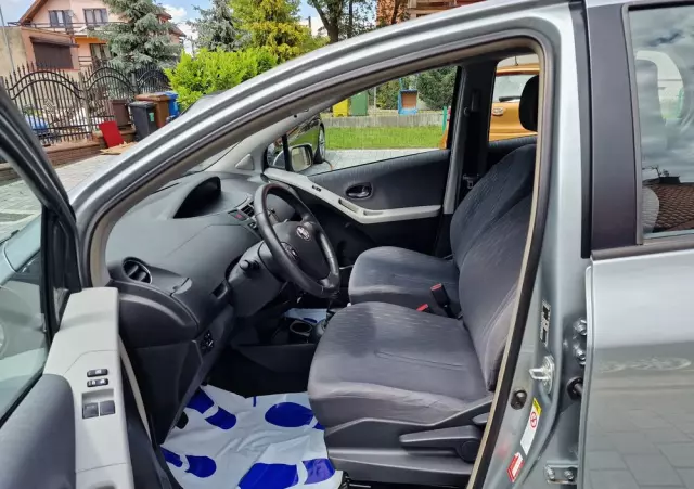 TOYOTA Yaris 1.33 VVT-i Sol