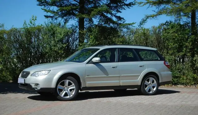 SUBARU Outback 