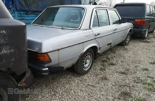 MERCEDES-BENZ W123 