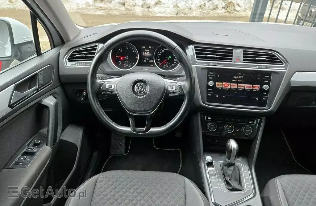 VOLKSWAGEN Tiguan 