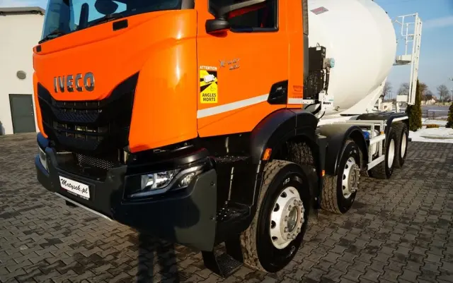 IVECO X-WAY 420 / 8X4 / BETONOMIESZARKA 9 M3 / SCHWING STETTER / AUTOMAT / EURO 6 
