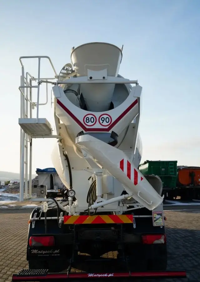 IVECO X-WAY 420 / 8X4 / BETONOMIESZARKA 9 M3 / SCHWING STETTER / AUTOMAT / EURO 6 