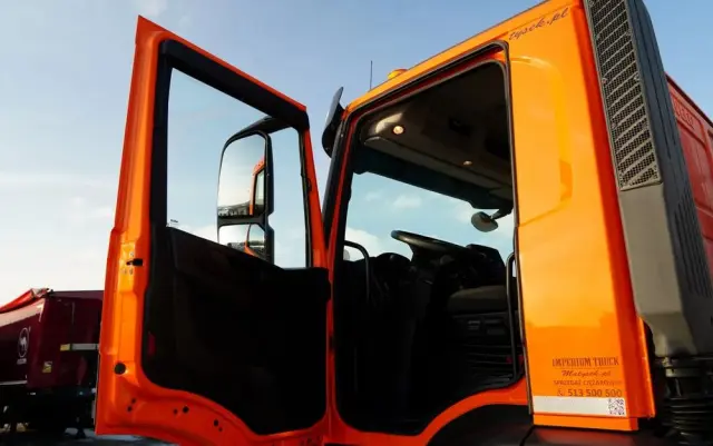 IVECO X-WAY 420 / 8X4 / BETONOMIESZARKA 9 M3 / SCHWING STETTER / AUTOMAT / EURO 6 