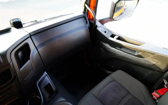 IVECO X-WAY 420 / 8X4 / BETONOMIESZARKA 9 M3 / SCHWING STETTER / AUTOMAT / EURO 6 