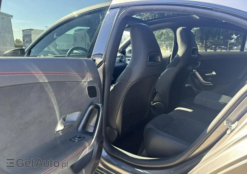 MERCEDES-BENZ CLA 250 4-Matic AMG Line 7G-DCT