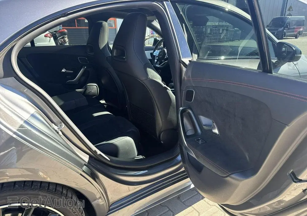 MERCEDES-BENZ CLA 250 4-Matic AMG Line 7G-DCT