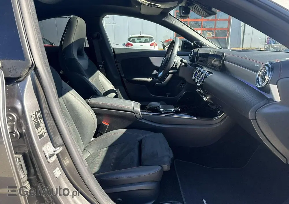 MERCEDES-BENZ CLA 250 4-Matic AMG Line 7G-DCT