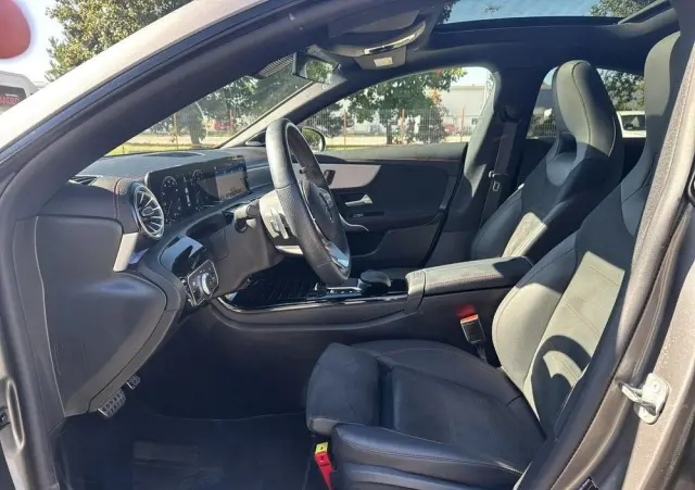 MERCEDES-BENZ CLA 250 4-Matic AMG Line 7G-DCT